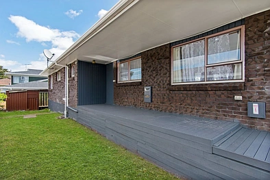 Comfortable Living in a Quiet Cul-de-Sac