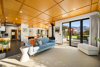248 Beacon Point Road, Wanaka, Otago, 5 Bedrooms, 2 Bathrooms, House