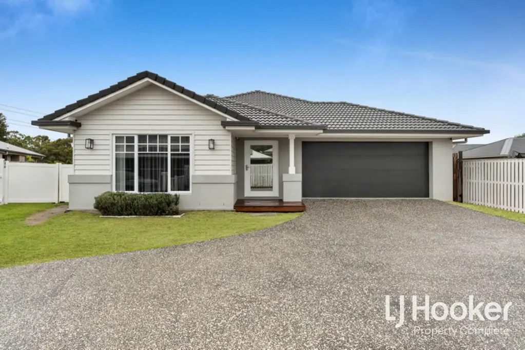 Hampton�s in Yarrabilba - HUGE 779m2 Block - Ducted AC & Mul