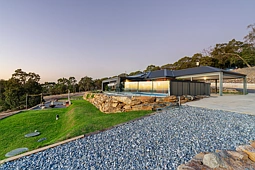 92 Selkirk Road, Serpentine