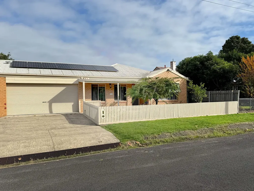 Bairnsdale 2Kwarto Updated, Low-Maintenance & Ideally Located