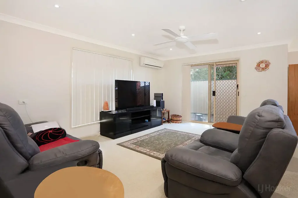 Coombabah 3ห้องนอน Neat and Well Kept House in a Whisper Quiet Street