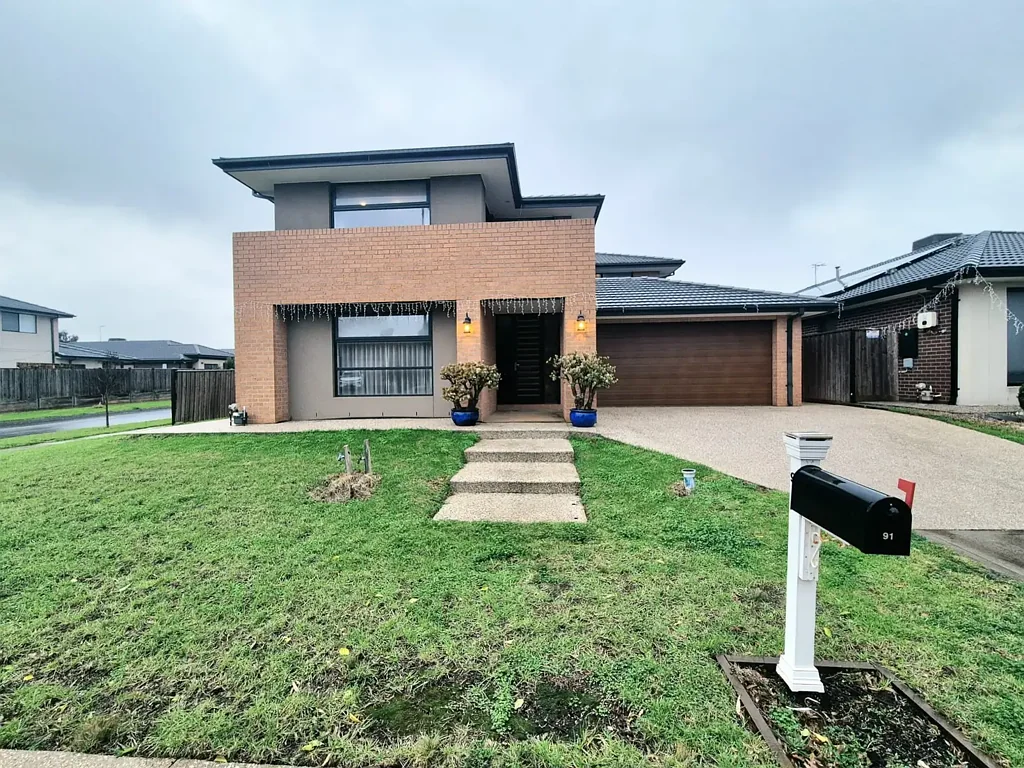 Double Storey Delight in WOODLEA ESTATE!