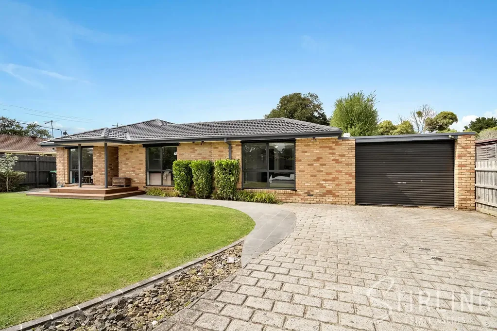 Baxter 4ห้องนอน Family-Sized Living with Entertainer Appeal in a Quiet Court