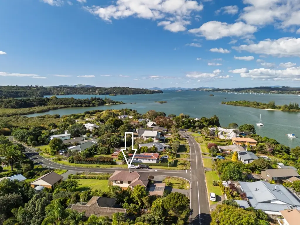 Kerikeri 4房  Sea Side Living or Bach? Boat-Ramp a short walk!