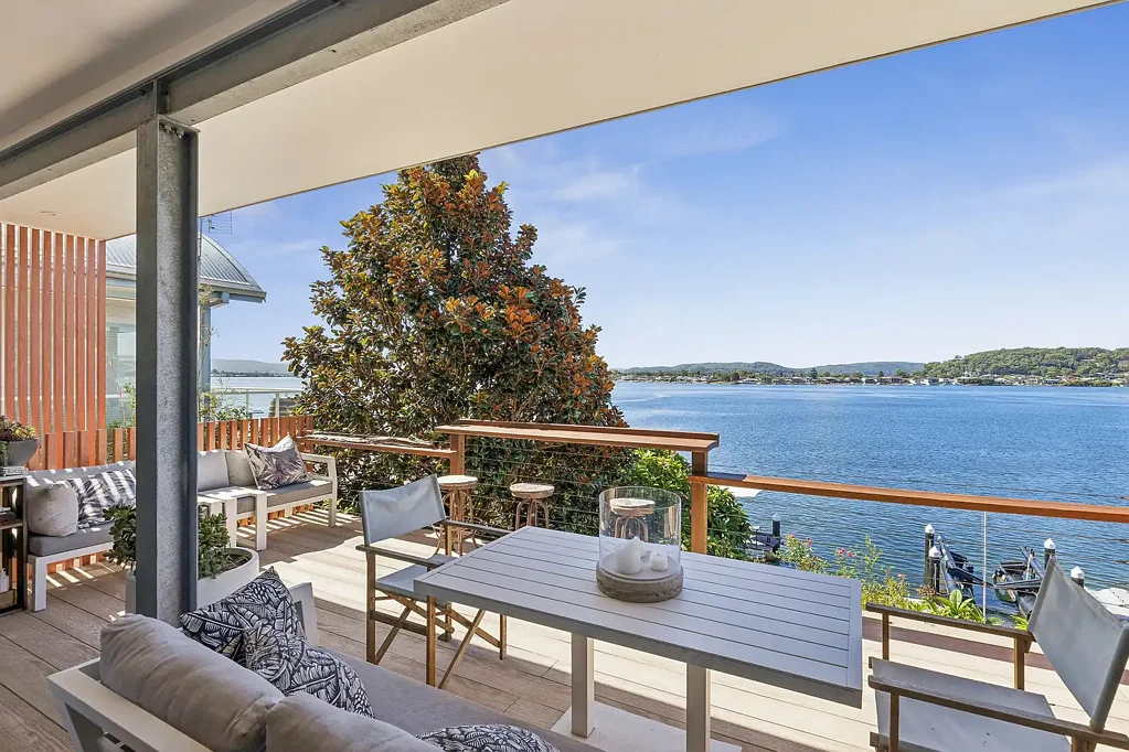 Blackwall 4房  Architectural waterfront living