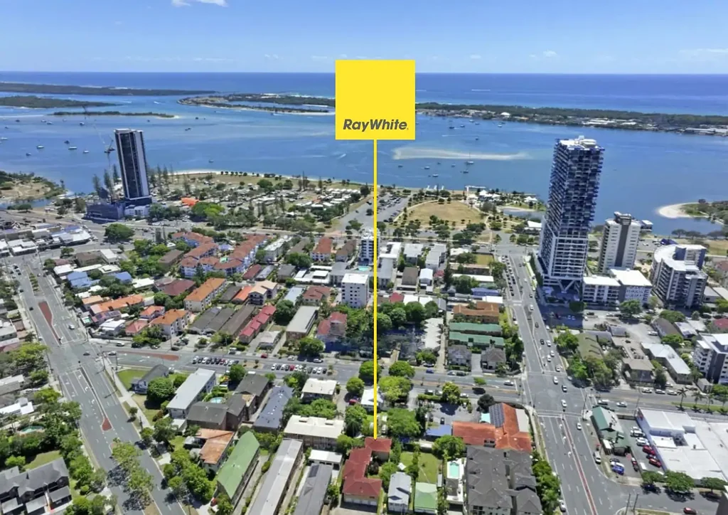 Southport 2침실 LOCATION, AFFORDABILITY AND EXCELLENT POTENTIAL
