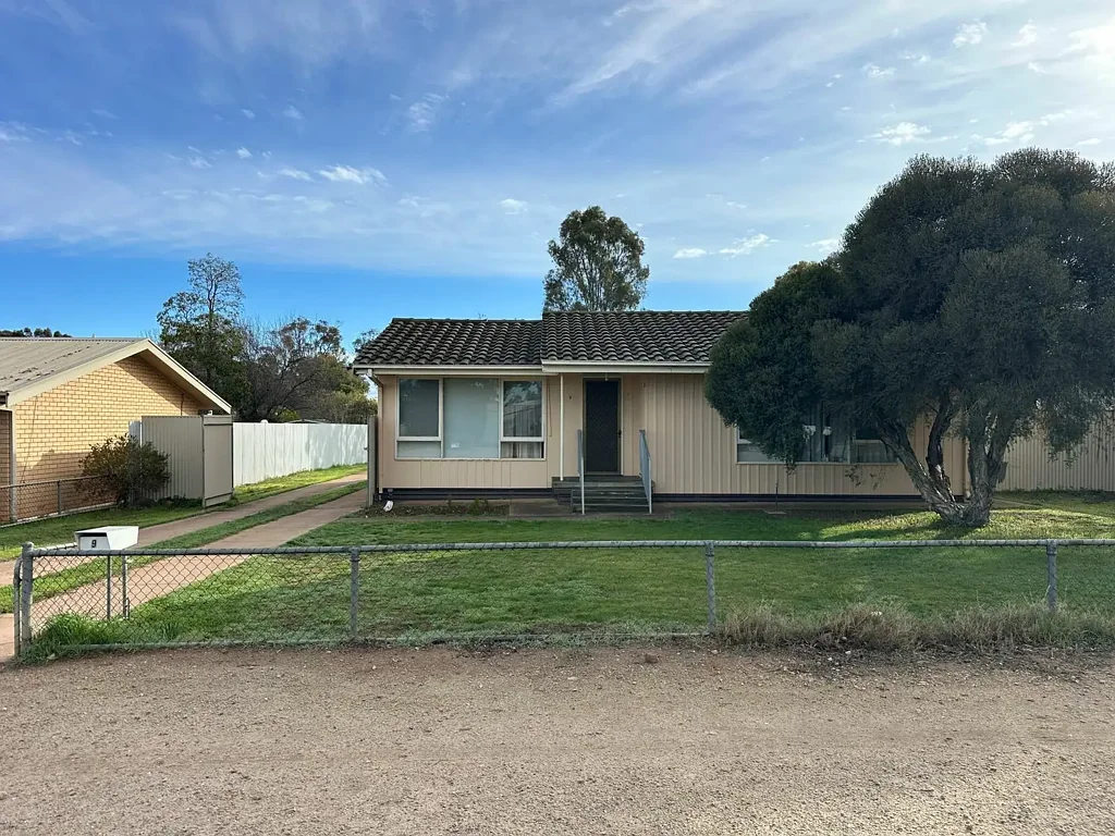 9 John St, Jamestown, SA 5491