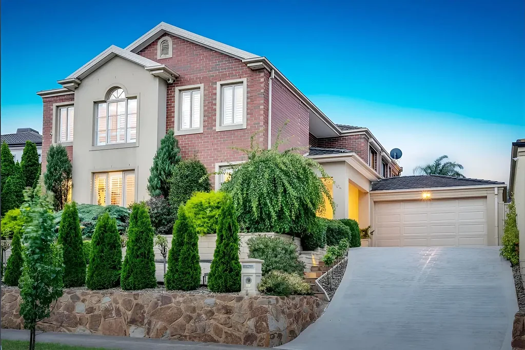 16 Adderley Drive, Greenvale, VIC 3059