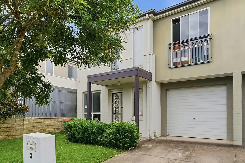 Woodcroft 3 Bedroom LARGE AND MODERN DUPLEX IN EDGEWOOD ESTATE