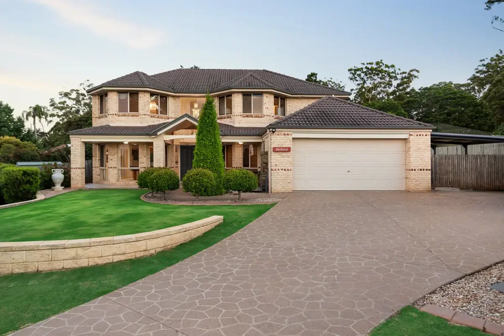 6 Woodlands Close, Middle Ridge, QLD 4350