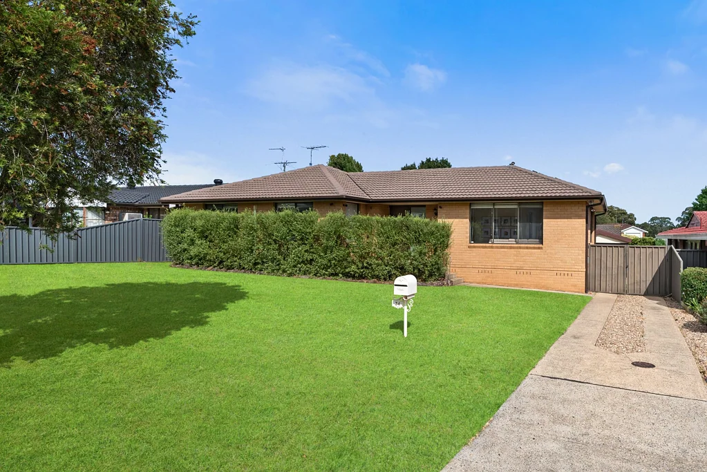 34 Macintyre Crescent, Ruse, NSW 2560