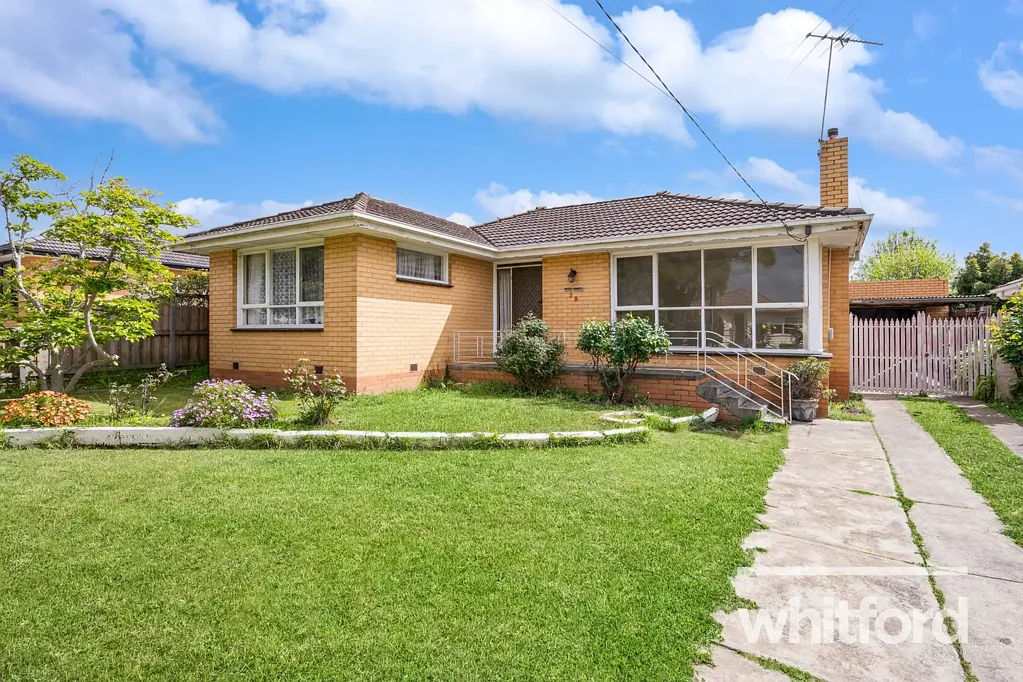 Highton 3कमरा Renovator’s delight on a generous 590m² approx. block