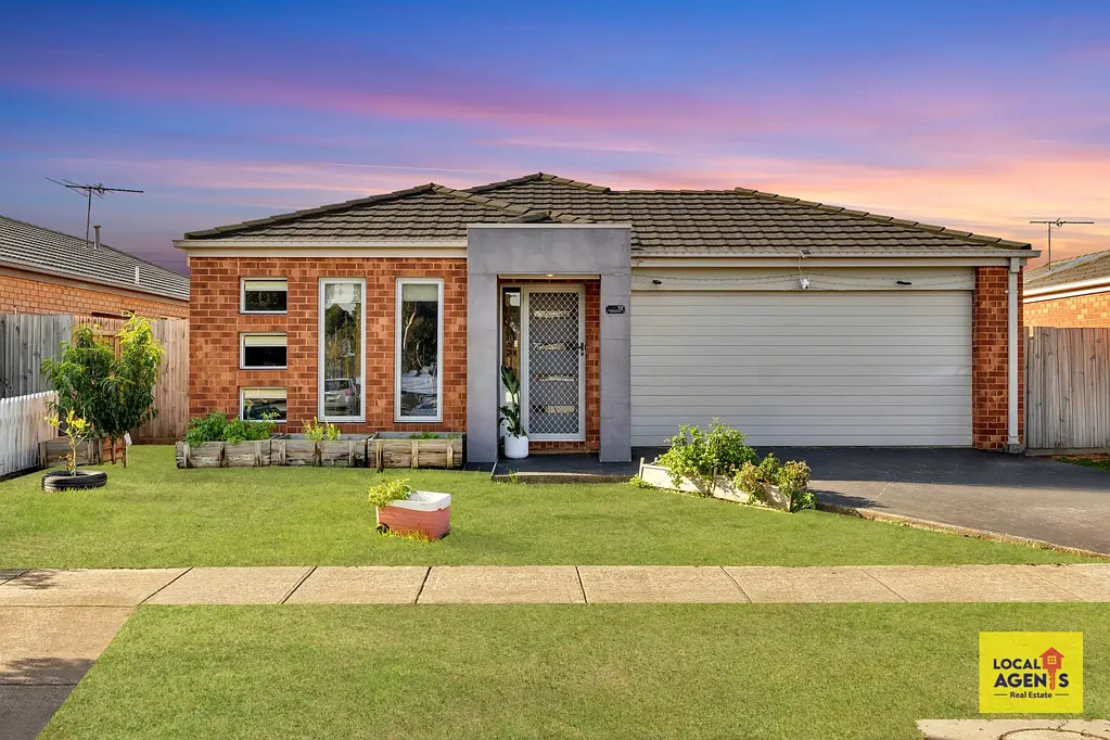 Spacious Family Home in a Central Location!
$480 PW ,Bond $2086