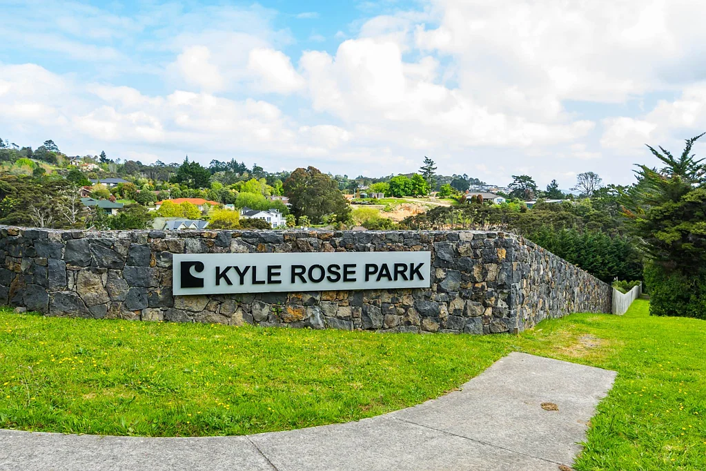 10C Albertine Place, Greenhithe, North Shore City, Auckland