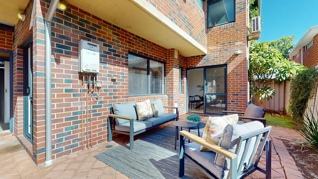 Maylands 2Habitaciones UNDER OFFER - Exclusive Townhouse in Prime Maylands Location! Take a 3D Virtual Tour Now!