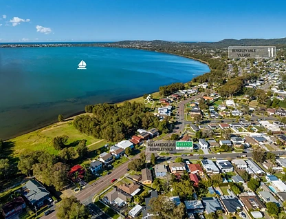 308 Lakedge Avenue, Berkeley Vale, NSW 2261, 4 રૂમ, 2 બાથરૂમ, Unit