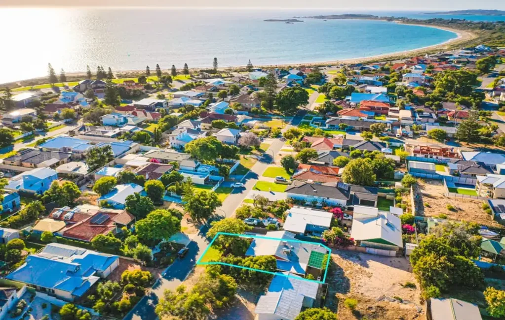 32A Gloucester Avenue, Shoalwater, WA 6169