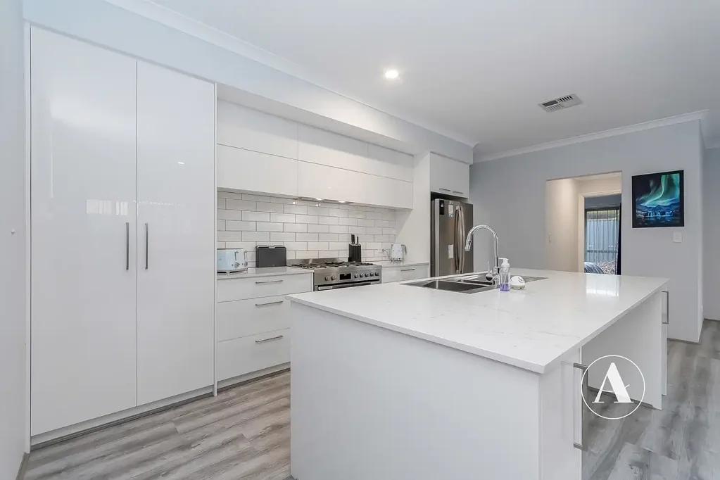 Haynes 3Moenga Stylish Family Living With Quality Finishes Throughout