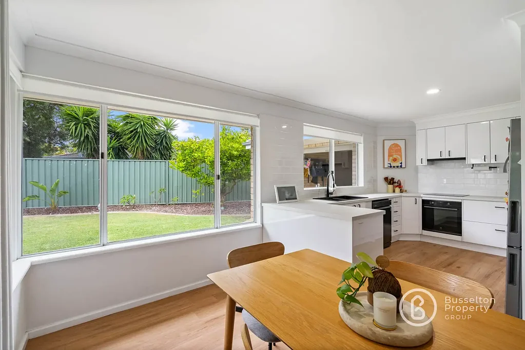 10 Bishop Place, West Busselton, WA 6280