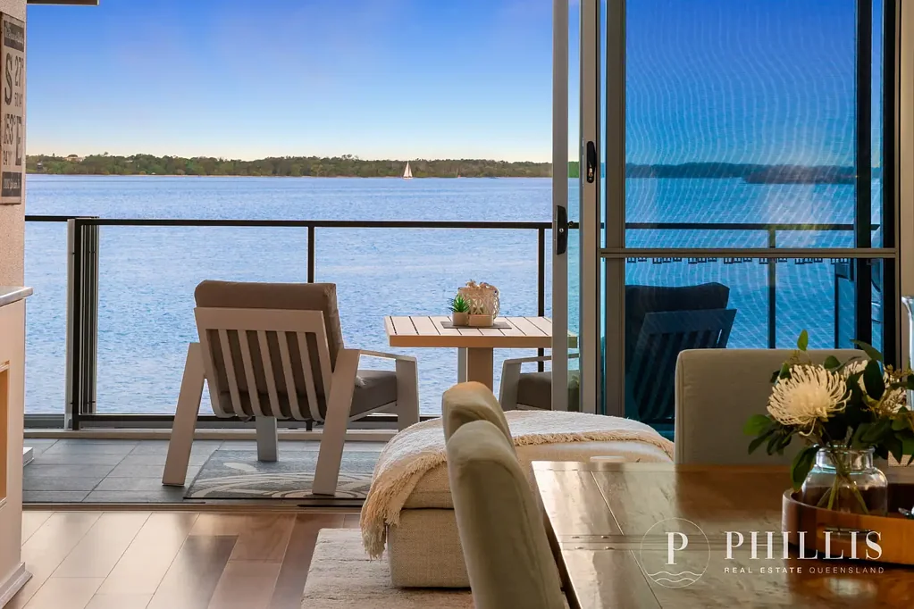 Paradise Point 2Kwarto Skyline and Mountain Views, Renovated Throughout – The Perfect Downsizer. Live on a Private Island