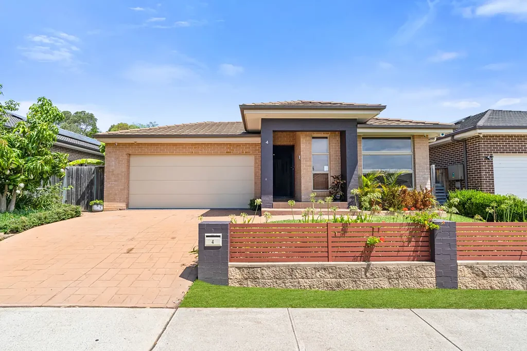 4 Mortimer Street, Minto, NSW 2566