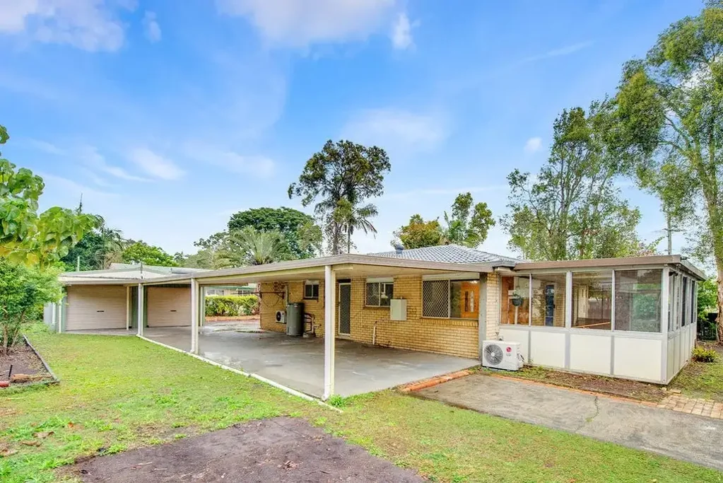 Labas ng Bahay - 2 Robert Street, Loganlea, QLD 4131