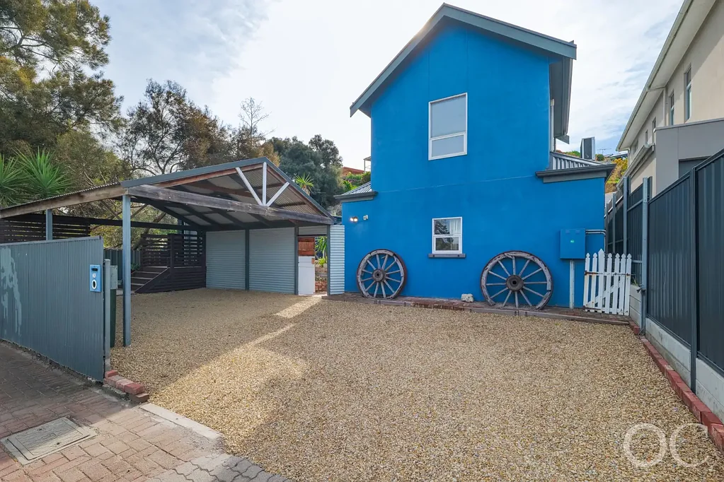 Port Noarlunga 4Moenga Open the Door to a Charming Cottage and Self Contained Studio in the Heart of Town
