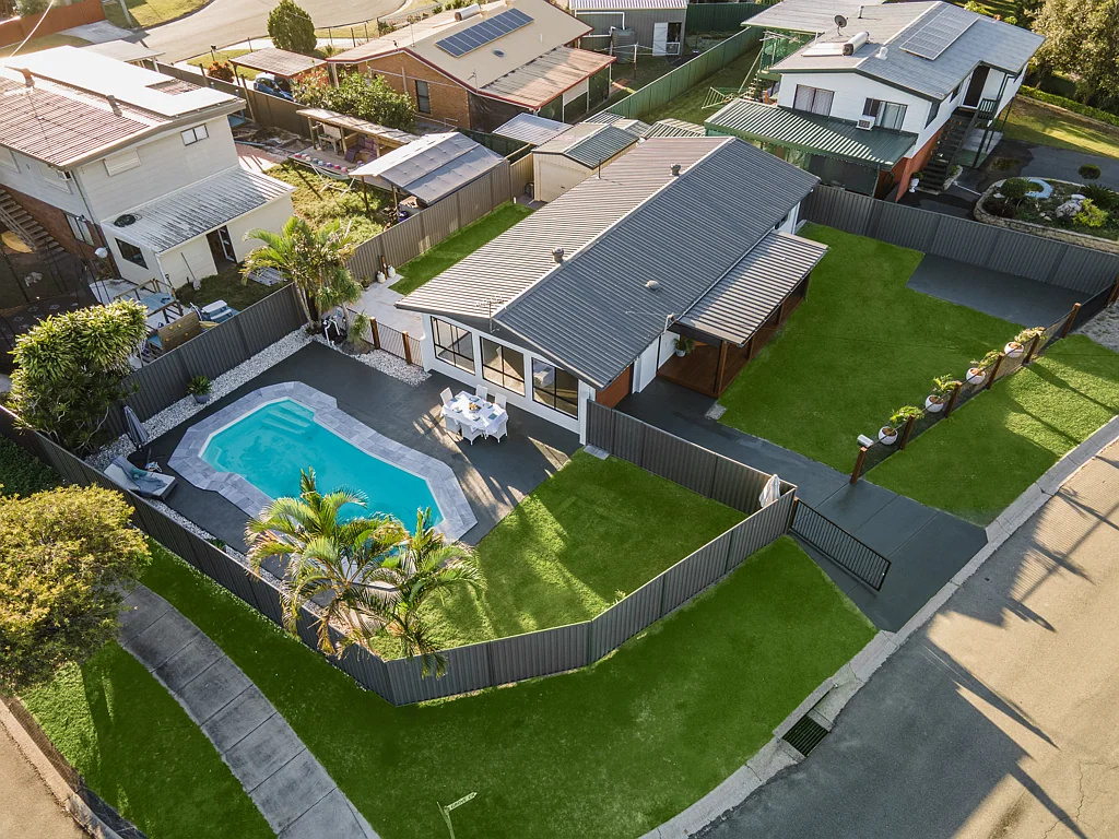 2 Grove Crescent, Beachmere, QLD 4510