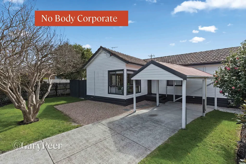 Bentleigh East 2침실 Character, contemporary style & family appeal