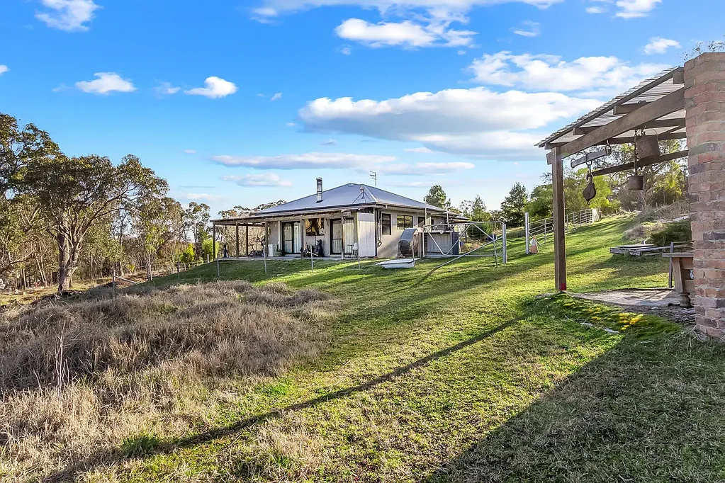 Uralla 3 Bedroom Architectural Home with Sustainable Design and Natural Beauty