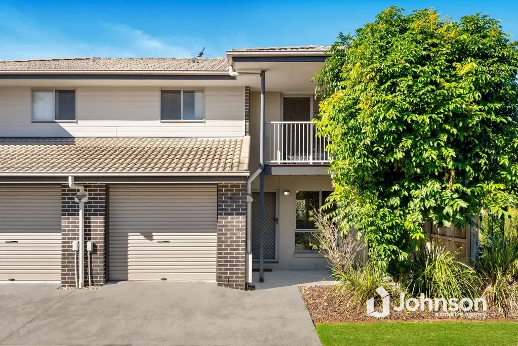 Wynnum West 3침실 IMMACULATE 3 BEDROOM TOWNHOUSE WITH LARGE PRIVATE COURTYARD