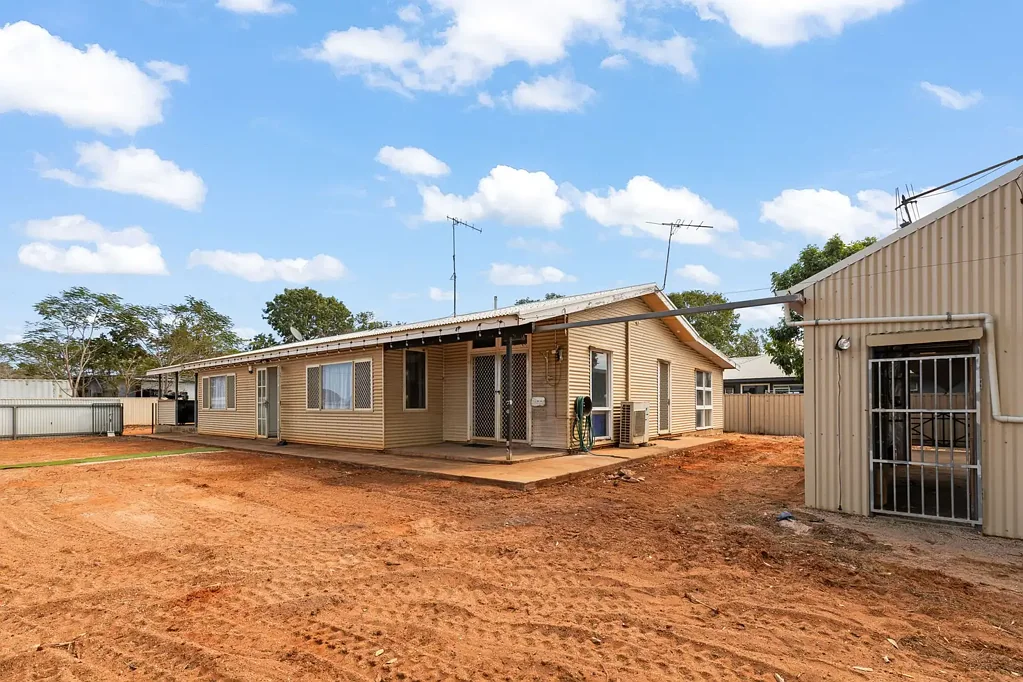 Broome 3 Bedroom Opportunity Knocks on Streeter!