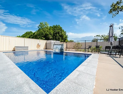 2 Randwick Road, Emerald, QLD 4720, 5房, 3浴, 独立屋