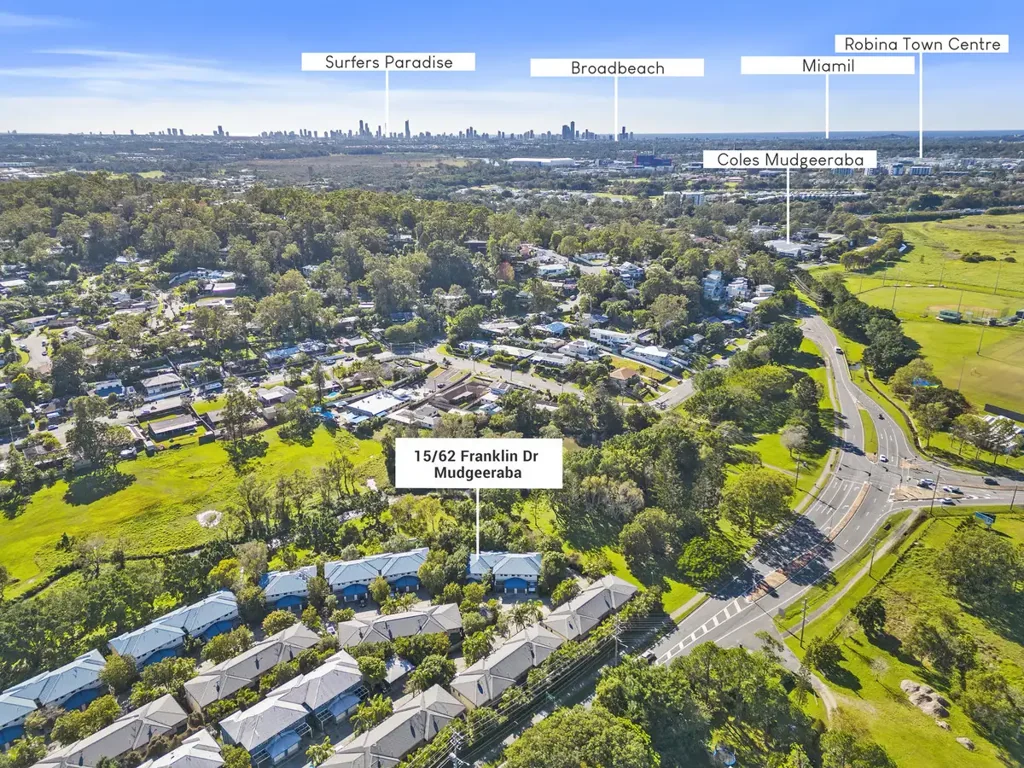 Mudgeeraba 3غرفة نوم Stylish, Spacious & Central – The Mudgeeraba Townhouse That Ticks Every Box!