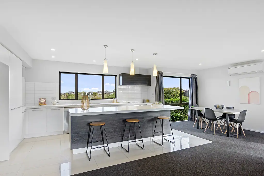 Lincoln 4બેડરૂમ Effortless family living with a view
