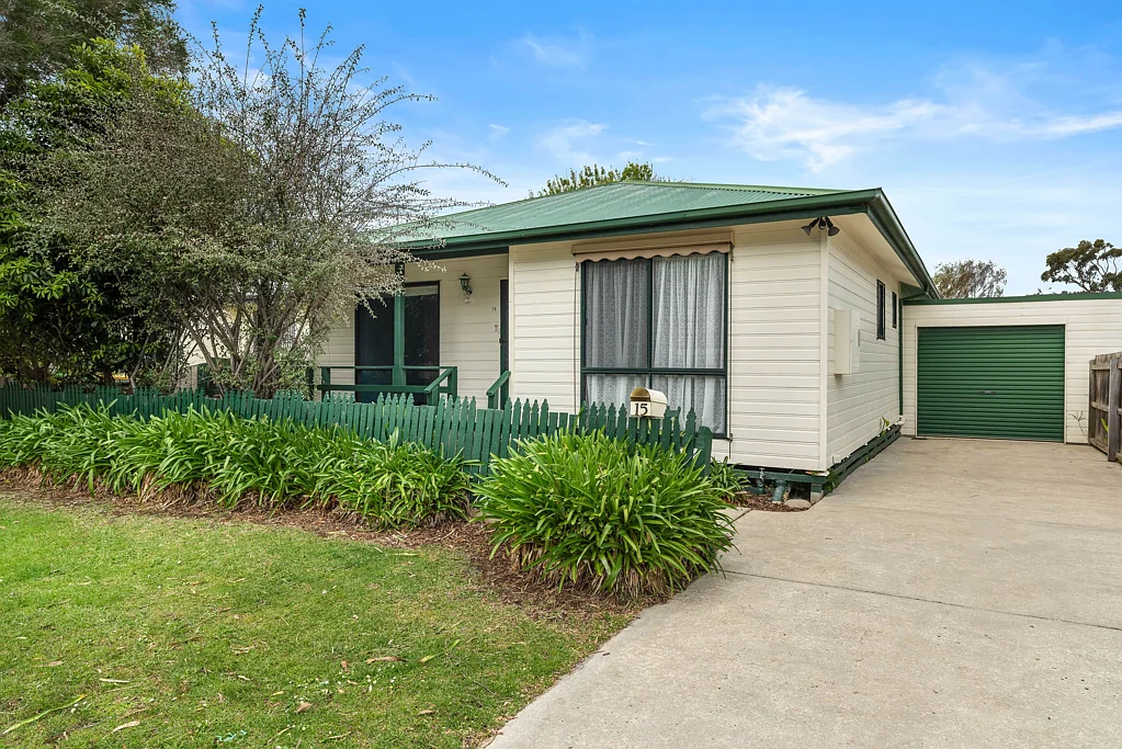 15 Rita Avenue, Cowes, VIC 3922