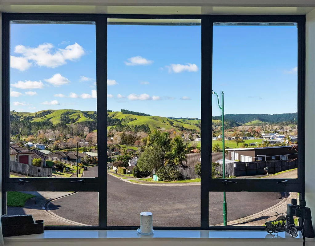Helensville 4房  A Room with A View