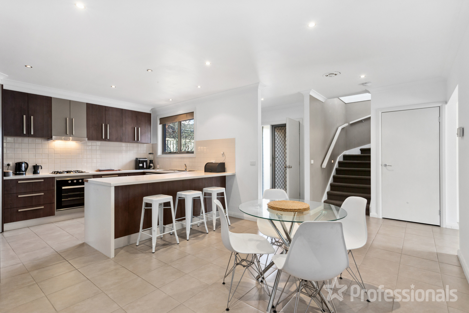 UNIT 2 5 NORMANBY ST, SYDENHAM VIC 3037, 0 Bedrooms, 0 Bathrooms, Townhouse