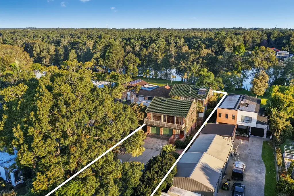 Dora Creek 4ห้องนอน Relaxed lakeside dual living