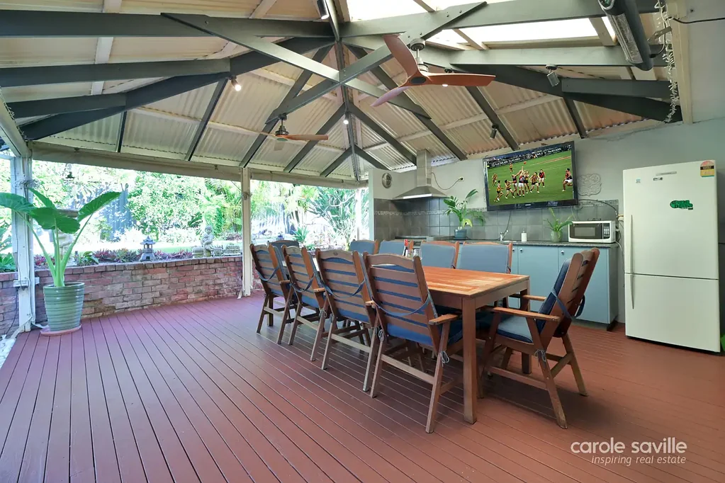 Wanneroo 3Phòng ngủ Modernised Wanneroo Gem on 683sqm with R20/40 Future Development Potential
