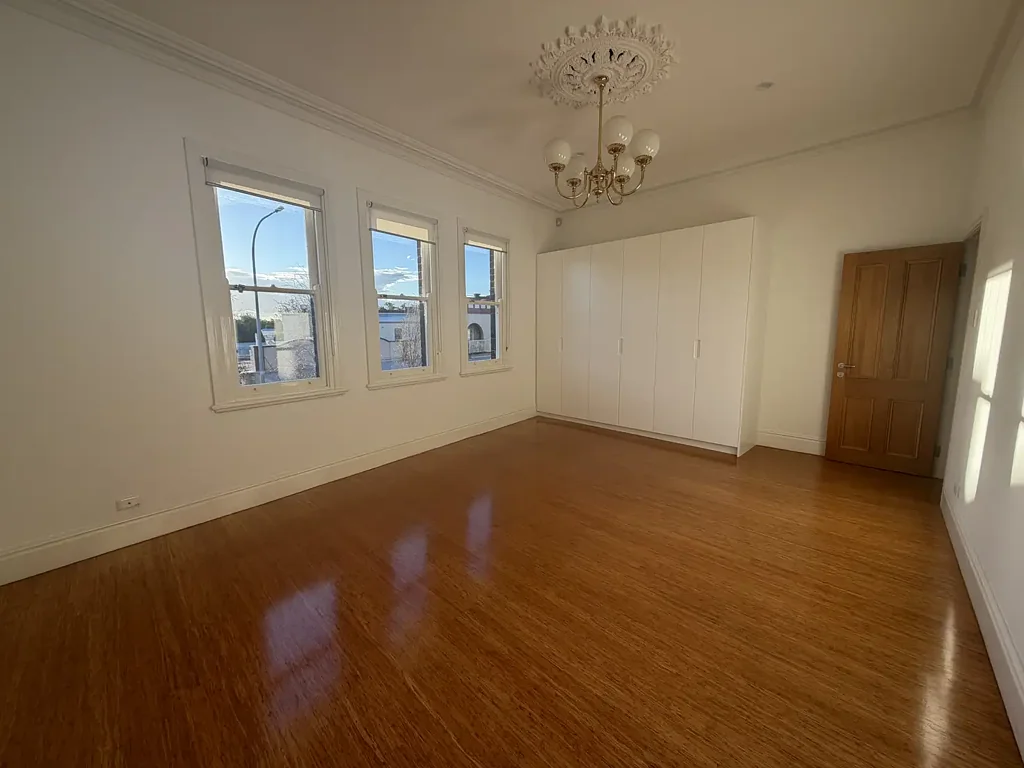 Spacious 2 Bedroom Apartment in Prime location