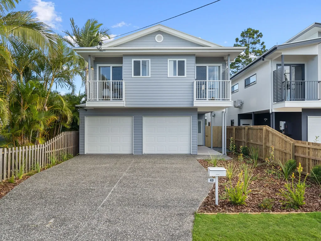 FULLY FURNISHED, DESIGNER STUDIO APARTMENT– BILLS INCLUDED!