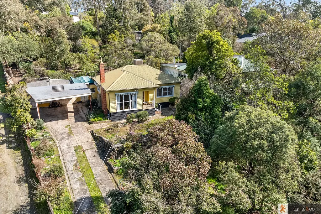 Eltham 3ਬੈੱਡਰੂਮ Dream of living in the woody suburb of Eltham ? Huge 1655m2 allotment.