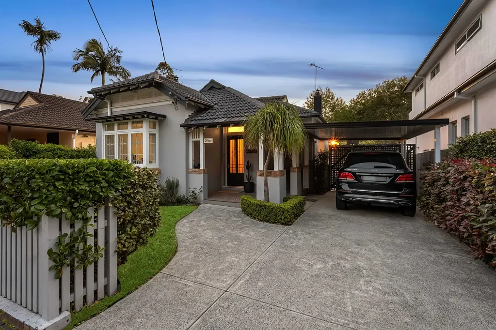 Light Filled Freestanding Home In The Heart Of Double Bay