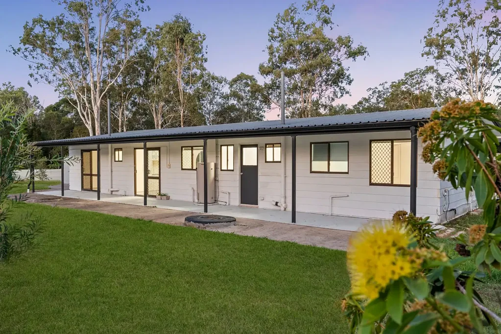 Spacious Family Home on a Flat 2.7 Acre Block!!!
