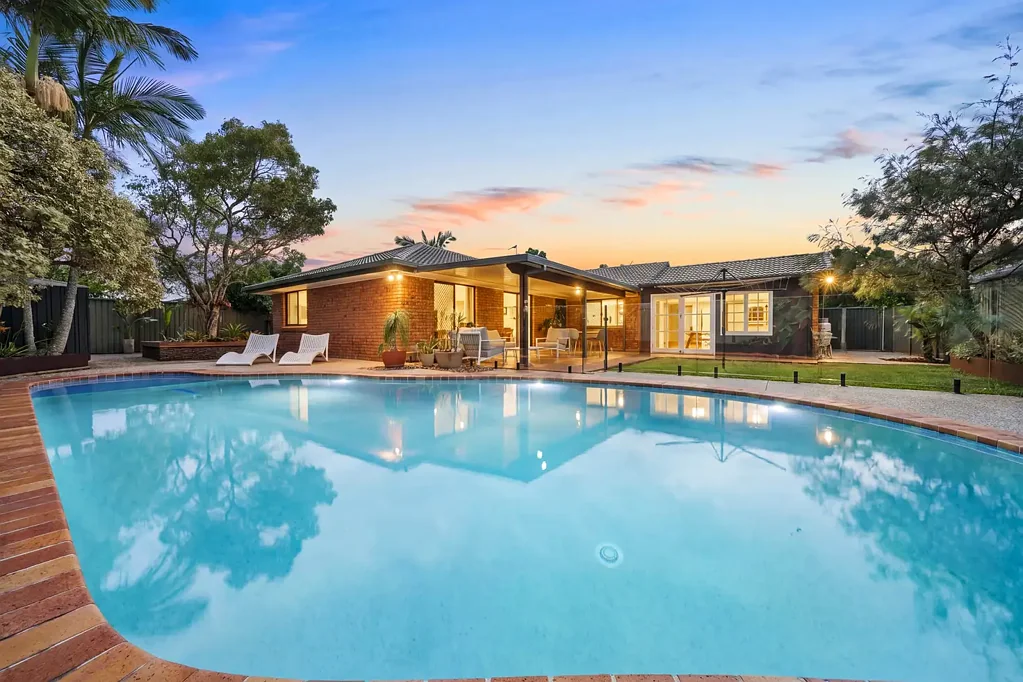 9 Rangeview Court, Burleigh Waters, QLD 4220