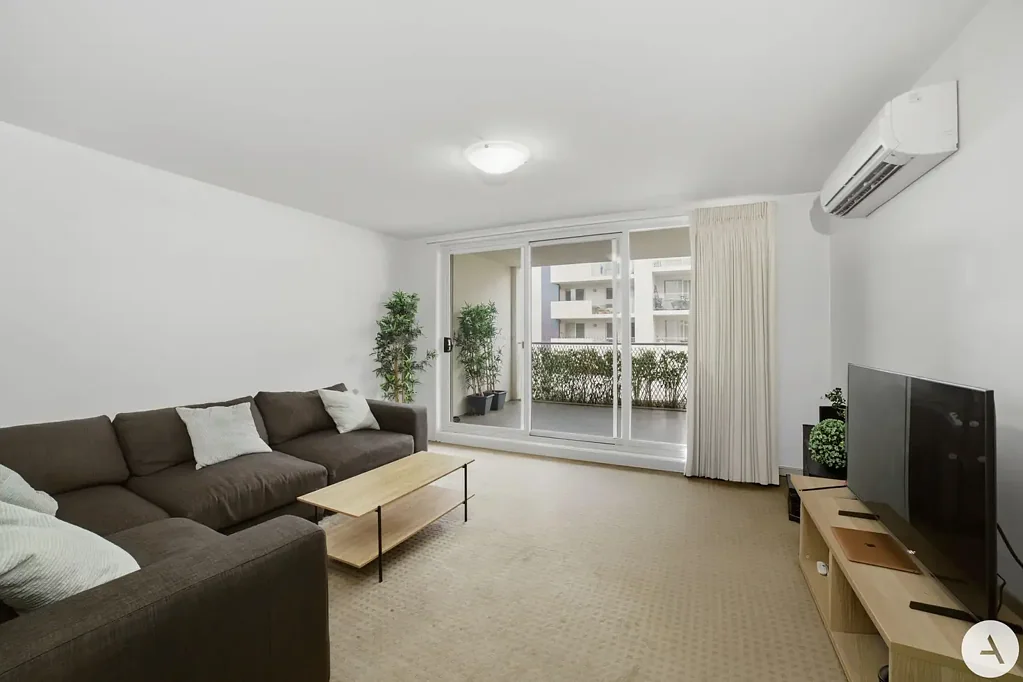 Belconnen 1房  Smart Investment or First Home: One-Bedroom with Study