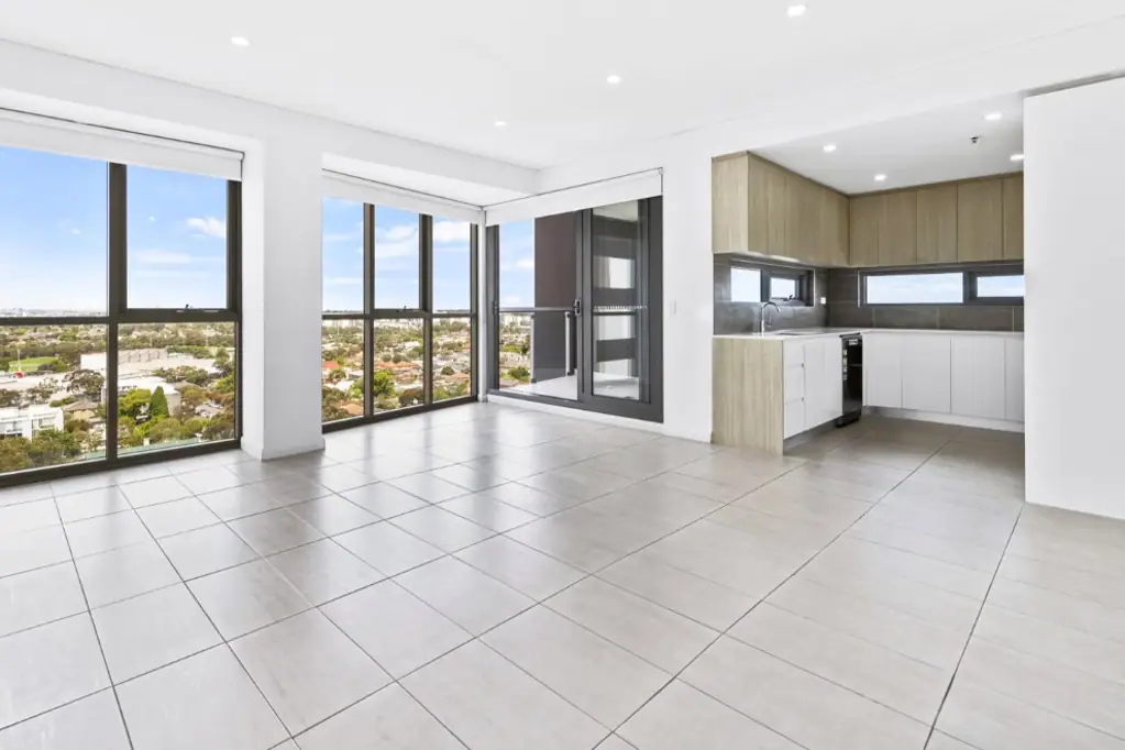 Modern 2 Bedroom Apartment with Panoramic Views - Prime Auburn Location
