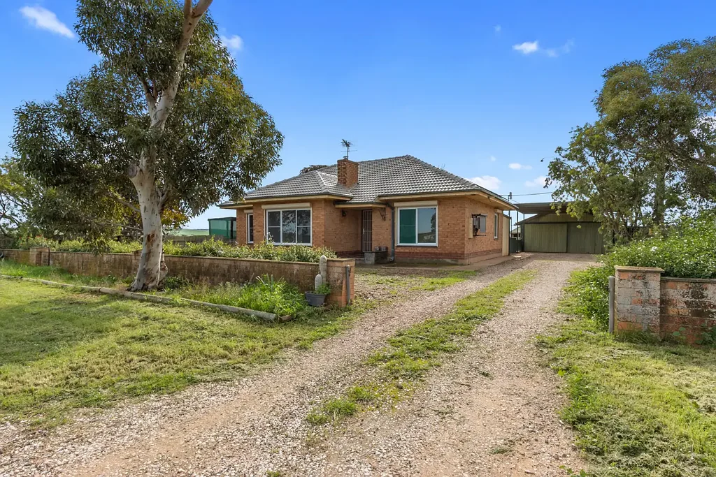 Whitwarta 3ਬੈੱਡਰੂਮ Country Living at Its Best – Space, Comfort & Endless Potential